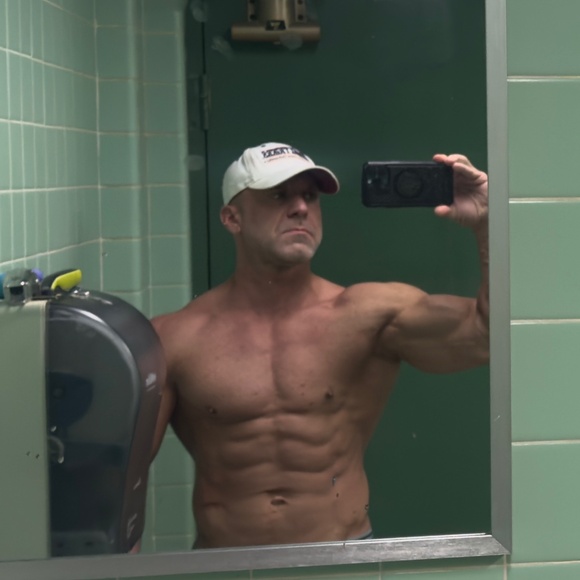 Meet your Posher, Daniel - Picture 1 of 1